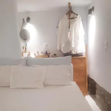 Feriehus Aegean Living Stone House Agios Romanos